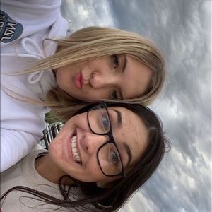 Meet your Posher, Rene